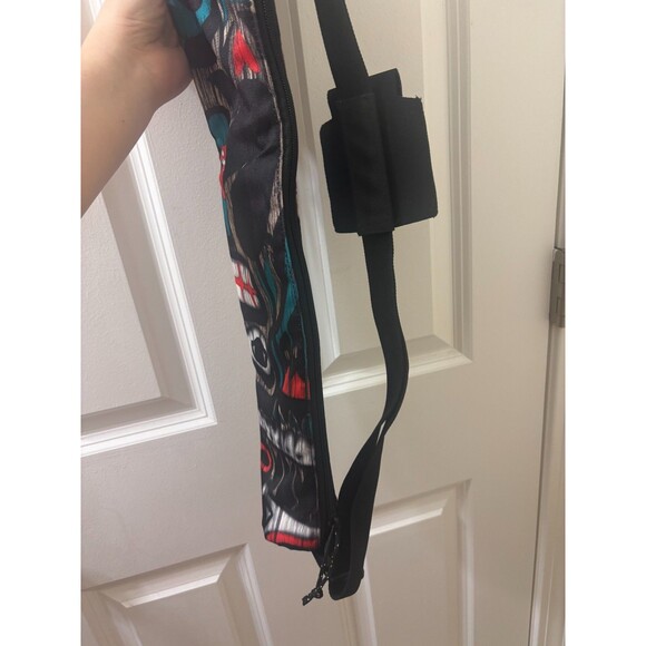 Burton Over the Shoulder Beer Holder Cooler 5 cans Picasso style face print - Picture 6 of 13